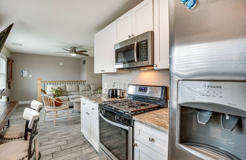 Brigantine Condo | 1 Mi to Marina District! Bright Brigantine Condo