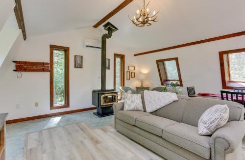 Milanville Apartment | 1 Mi to River Pet-Friendly Studio in Milanville!