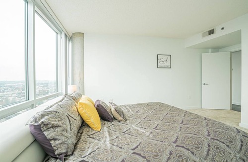 Canton Apartment | 102 m² Apartment ∙ 2 bedrooms ∙ 5 guests