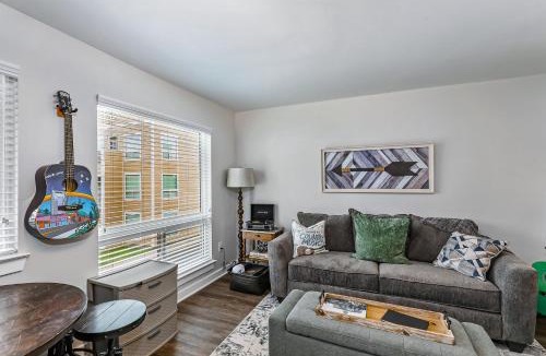 North Capitol Apartment | 1062 Riverfront