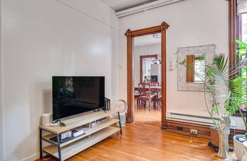 Allentown Apartment | 111 m² Apartment ∙ 1 bedroom ∙ 2 guests