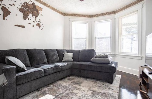 Jersey City Apartment | 111 m² Apartment ∙ 2 bedrooms ∙ 4 guests