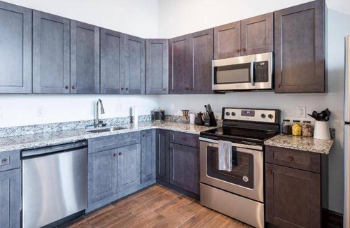 West Poplar Apartment | 111 m² Serviced apartment ∙ 3 bedrooms ∙ 6 guests