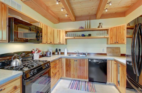 Sagle Cabin | 112 m² Cabin ∙ 2 bedrooms ∙ 6 guests