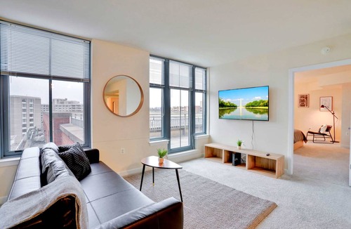 Aurora Highlands Apartment | 121 m² Apartment ∙ 2 bedrooms ∙ 5 guests