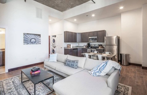 West Poplar Apartment | 125 m² Apartment ∙ 2 bedrooms ∙ 4 guests