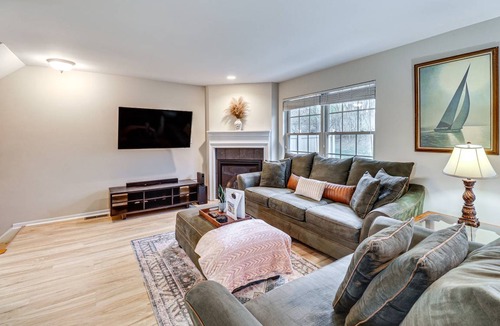 Monroeville Apartment | 130 m² Apartment ∙ 3 bedrooms ∙ 6 guests