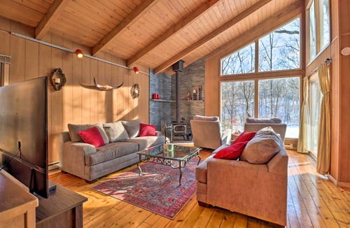East Stroudsburg Cottage | 130 m² Cabin ∙ 3 bedrooms ∙ 6 guests