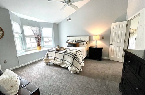 Reading House | 130 m² House ∙ 2 bedrooms ∙ 1 guest