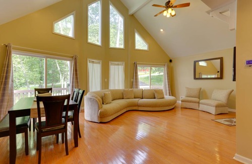 Bushkill House | 130 m² House ∙ 3 bedrooms ∙ 6 guests