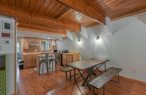 Crellin Cabin | 131 m² Cabin ∙ 2 bedrooms ∙ 9 guests