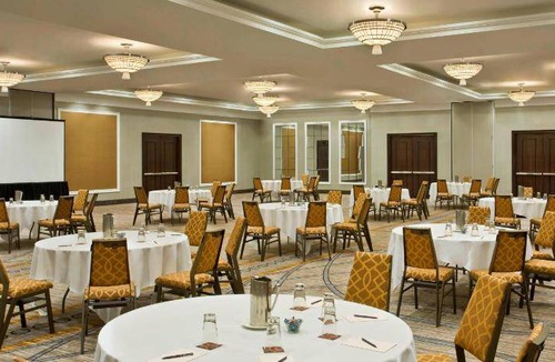 King of Prussia Hotel | 139 m² Hotel ∙ 2 bedrooms ∙ 127 guests