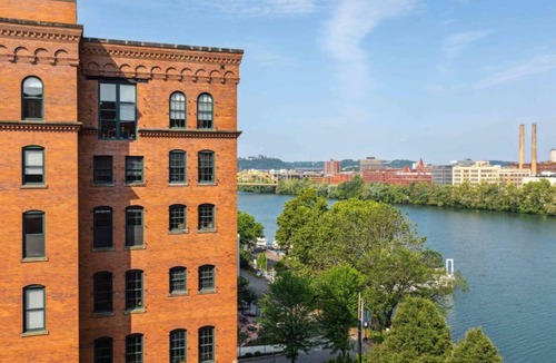 Strip District Apartment | 140 m² Apartment ∙ 2 bedrooms ∙ 6 guests