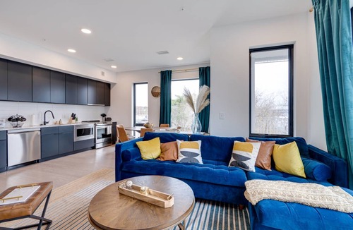 North Capitol Condo | 144 m² Condo ∙ 3 bedrooms ∙ 8 guests