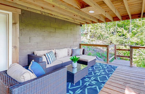 Flat Hollow Marina Cabin | 147 m² Cabin ∙ 4 bedrooms ∙ 12 guests