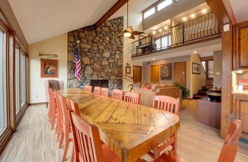 Southaven House | 15 Mi to University of Memphis Getaway with Games