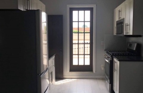 Spruce Hill House | 15 Under 1 Roof. Luxury. University City. Friends & Family Gatherings.