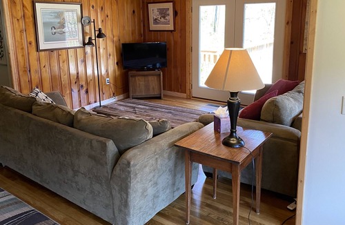 Mount Nebo Cabin | 16 acre retreat with large fishing pond and a butterfly meadow