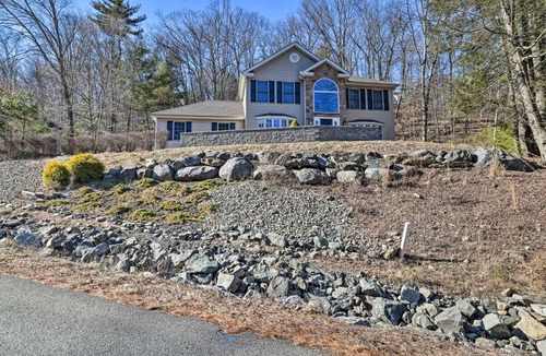 East Stroudsburg House | 167 m² House ∙ 3 bedrooms ∙ 8 guests
