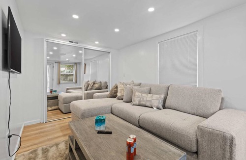 Silver Spring Apartment | 168 m² Apartment ∙ 1 bedroom ∙ 2 guests