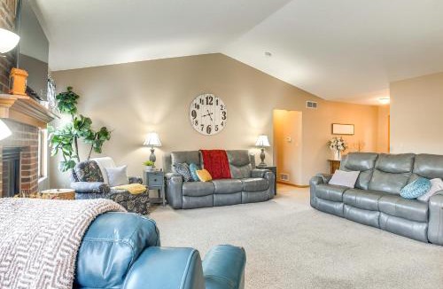 Pickerington House | 17 Mi to Columbus Pickerington Home with Fire Pit!