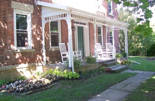 Milan House | 1870 Victorian Inn, minutes from Cedar Point