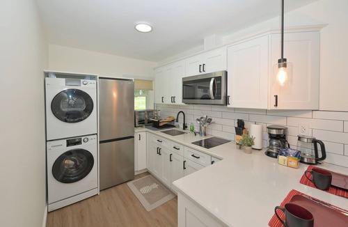 Princeton House | 1BR Apt With Pool Near Farms & Shopping & Princeton University