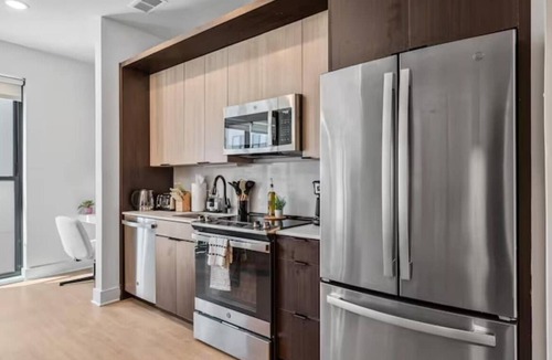 Pendleton Apartment | 1BR OTR CBD Savvy - Free Parking/Gym/Rooftop Pool