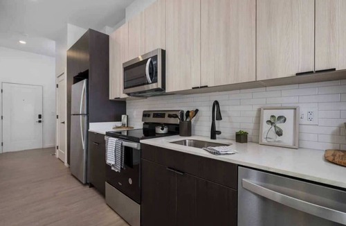 Pendleton Apartment | 1BR OTR CBD Savvy - Free Parking/Gym/Rooftop Pool
