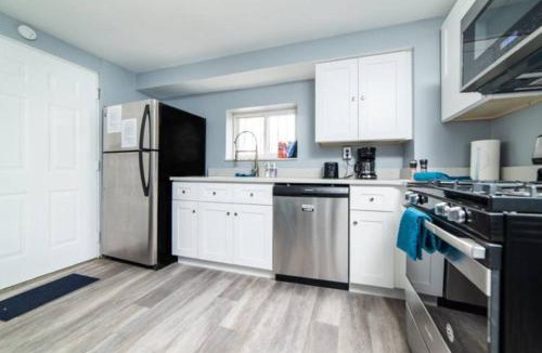 Central Northside Apartment | 1st Floor - Free Parking - Washer & Dryer - AGH