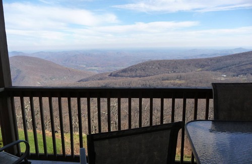 Nellysford Condo | 2 Bdrm Condo - Mountain Views, Great for Skiing & Pet Friendly