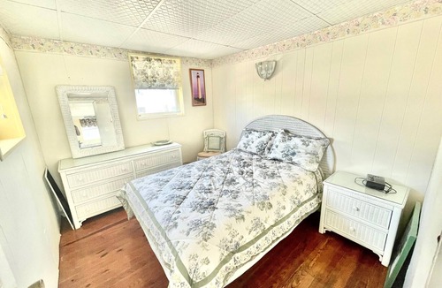 Townsend's Inlet House | 2 Bedroom 1 Bath Seasonal