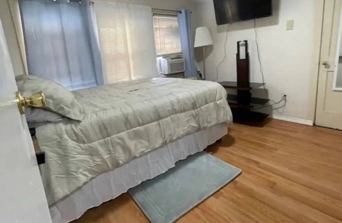 Hillside Apartment | 2 bedroom apartment near airport