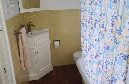 Avon Apartment | 2-bedroom apartment with AC in Bay Head