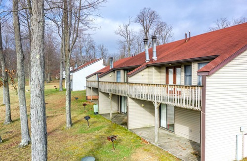 DuBois Condo | 2 Bedroom Condo in Lakeside Resort Community (1 King & 2 Queen Beds)