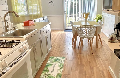 Vernon Condo | 2 bedroom cozy condo with parking on premises