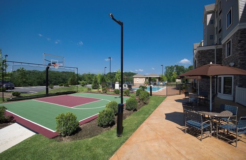 Concordville Condo | 2 Bedroom | Free Breakfast. Seasonal Outdoor Pool