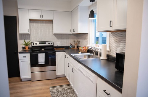 Youngstown House | 2 bedroom getaway in the heart of Mill Creek Park just a block from Newport Lake