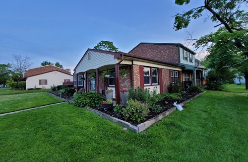Willingboro House | 2 bedroom, host up to 5 people, willingboro 2 bedroom