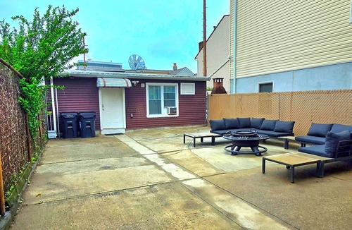 North Ironbound House | 2-bedroom house in peaceful Newark with AC, WiFi. Relax and unwind