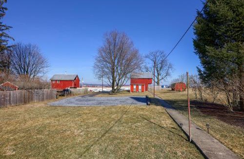 Ephrata House | 2-Bedroom House w/Large Outdoor and Firepit!