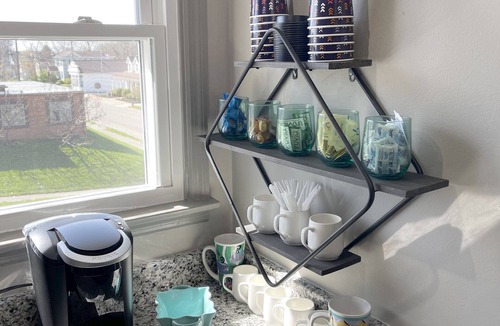 Monroe Apartment | 2 Bedroom, King Bed, Pets welcome, washer and dryer