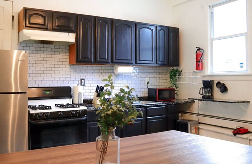 Paterson Apartment | 2-bedroom/Pool table/Ping Pong /Near NYC