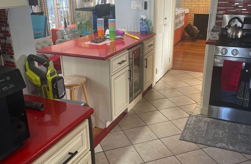 Plainfield House | 2-bedroom residential home with pool 30 mins from NYC and Beaches