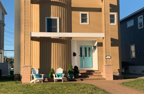 Brigantine House | 2 blocks to beach, desirable South end, walk to everything! Enhanced cleaning.