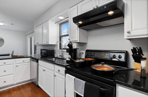 Morgantown House | 2 BR/2 bath King-suite townhouse right next to WVU Stadium & Hospital