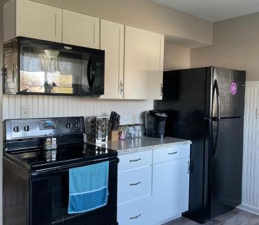 Otterbien Home House | 2 Homes for large group Hot Tub