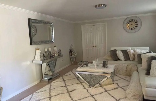 Colesville House | 2 KING beds HANDS&HEART 2LEVEL 2R