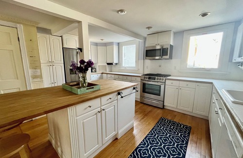 Ocean Grove House | “2 KITCHENS” in Enchanting Victorian With Ocean Views ~ Steps To The Beach