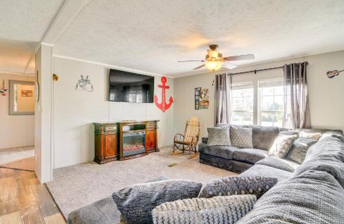 Jamestown House | 2 Mi to Lake Cumberland Family-Friendly Retreat!